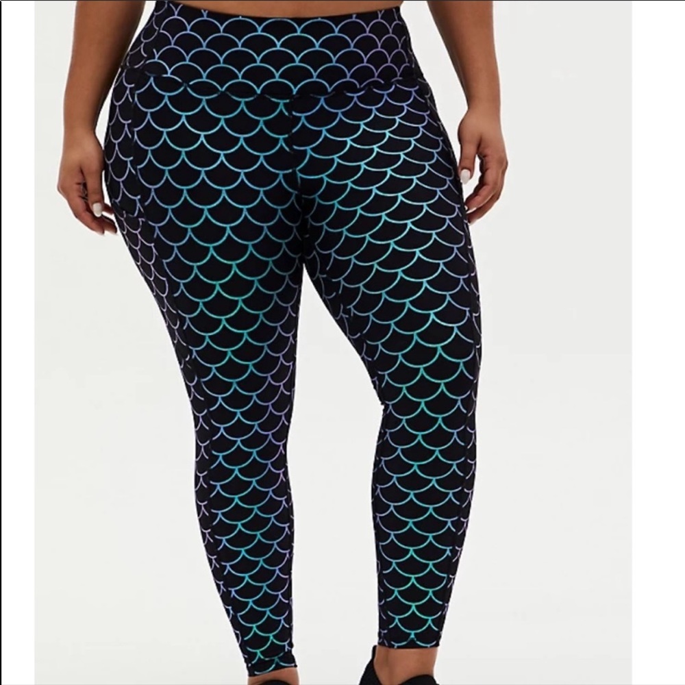 TORRID BLACK MERMAID WICKING ACTIVE LEGGING WITH